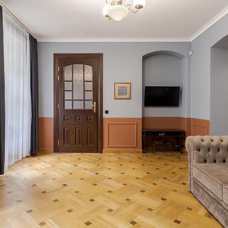 Tut Staroevreyska With Terrace Apartman Lviv Kültér fotó