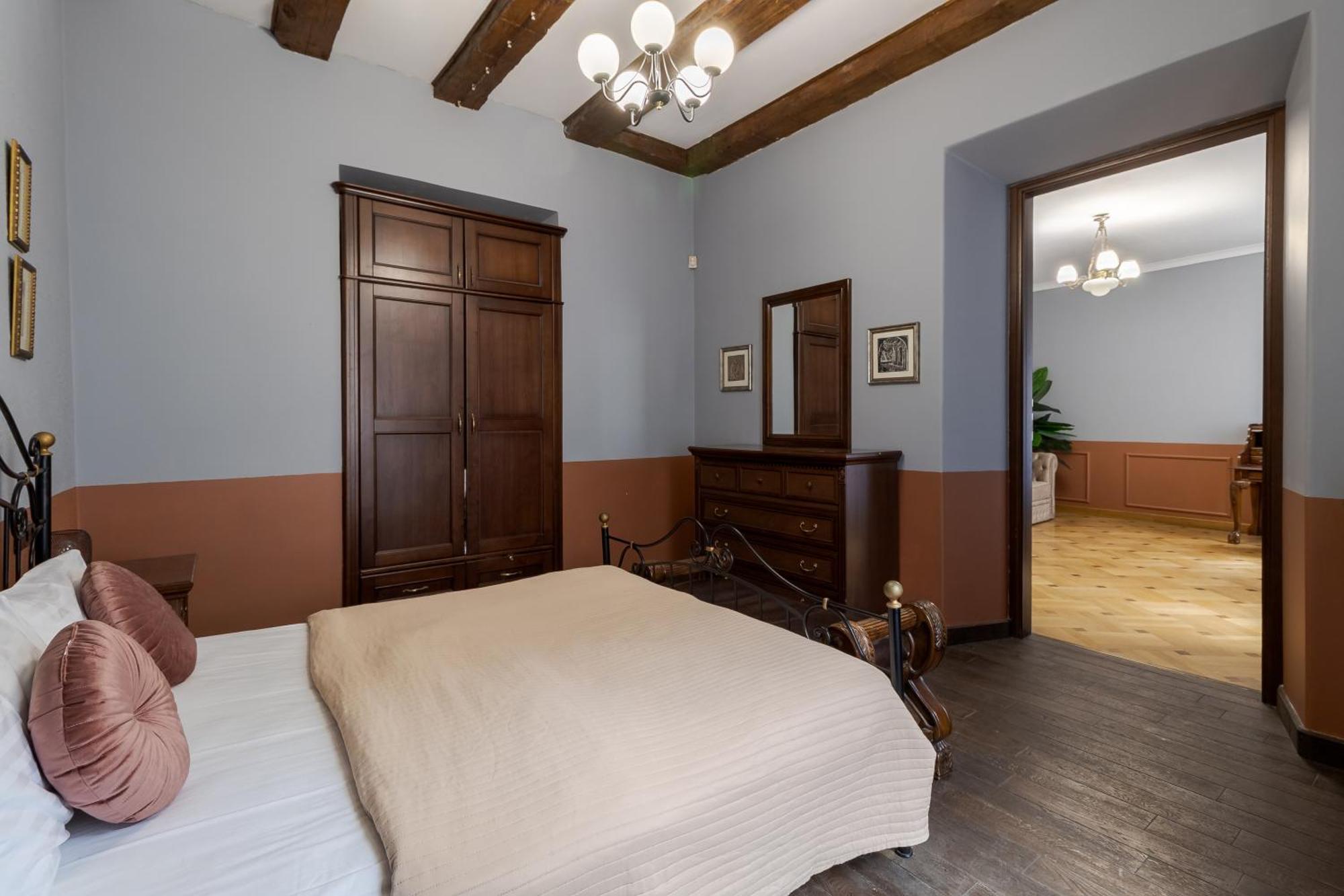 Tut Staroevreyska With Terrace Apartman Lviv Kültér fotó