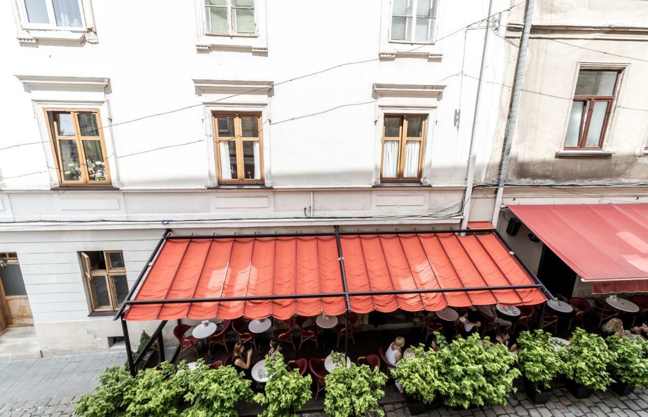 Tut Staroevreyska With Terrace Apartman Lviv Kültér fotó